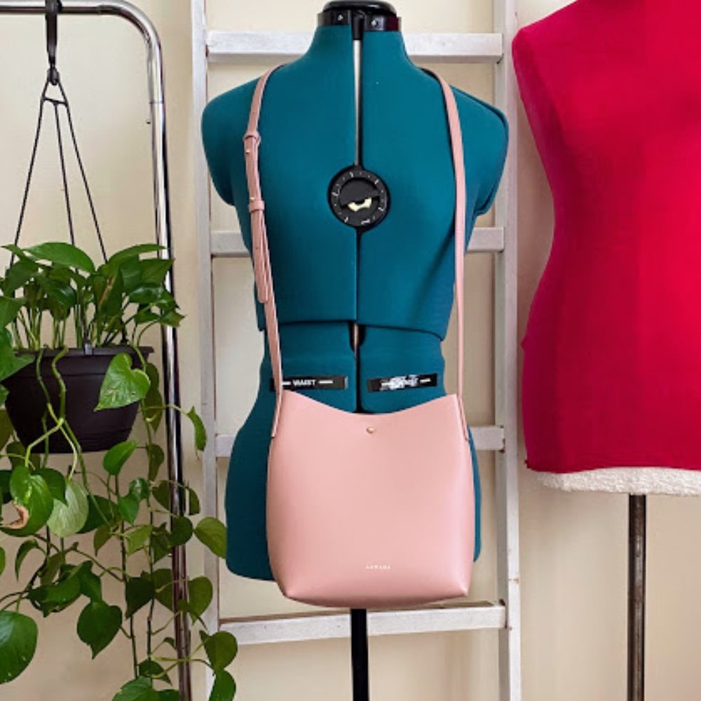 Samara medium shoulder bag